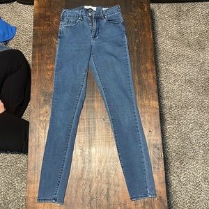 Bullhead - High Rise Skinniest Jeans - Size 23